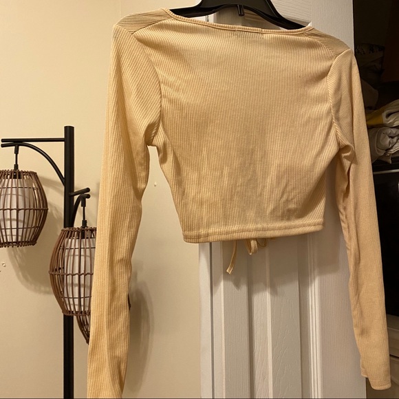 ribbed long sleeve ruched front crop top - Picture 4 of 6